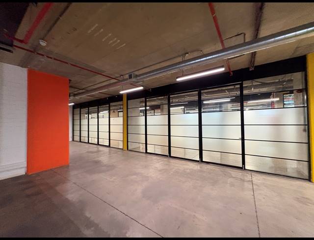 2,189M² OFFICE TO LET IN WOODSTOCK